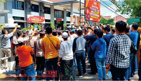 Dua Oknum Jaksa 'Nakal' Sumenep Dibebastugaskan